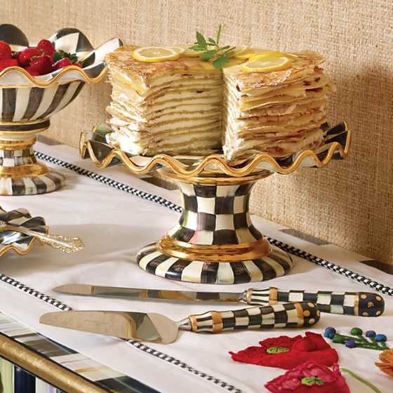 Courtly Check Fluted Cake Stand